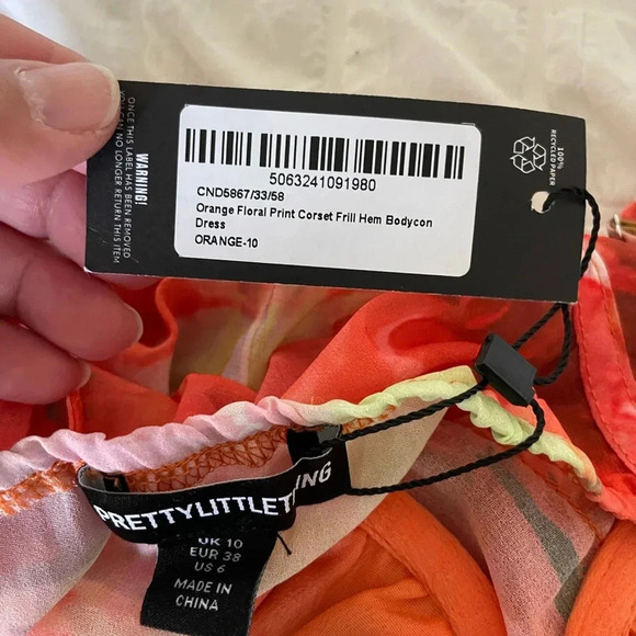 Prettylittlething Orange floral print frill hem bodycon dress - Picture 8 of 11
